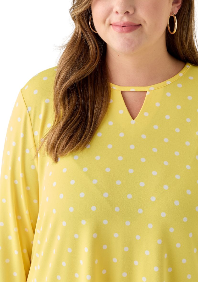 Plus Size 3/4 Sleeve Sharkbite Hem Tunic