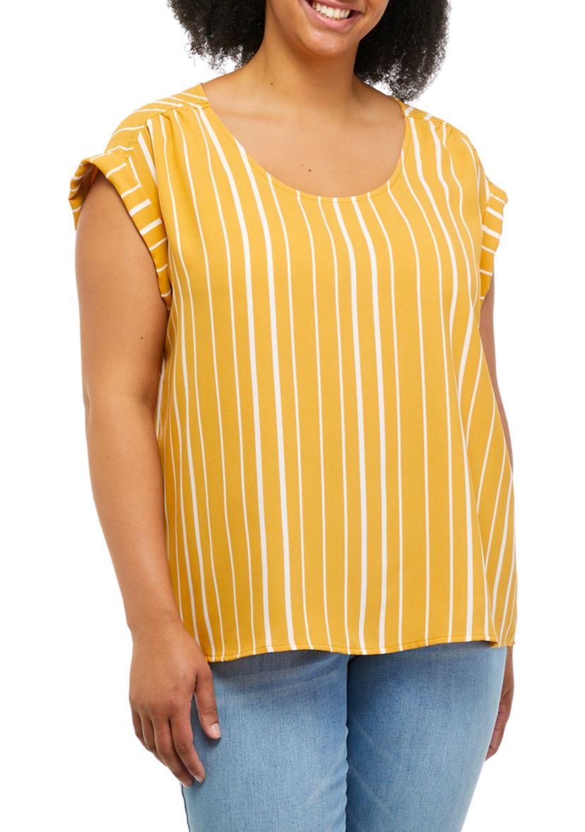 Plus Size   Short Sleeve Airflow U-Neck Woven Top 