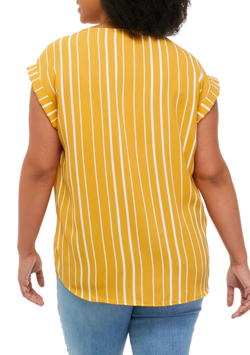 Plus Size   Short Sleeve Airflow U-Neck Woven Top 