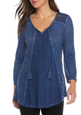 red three quarter sleeve top