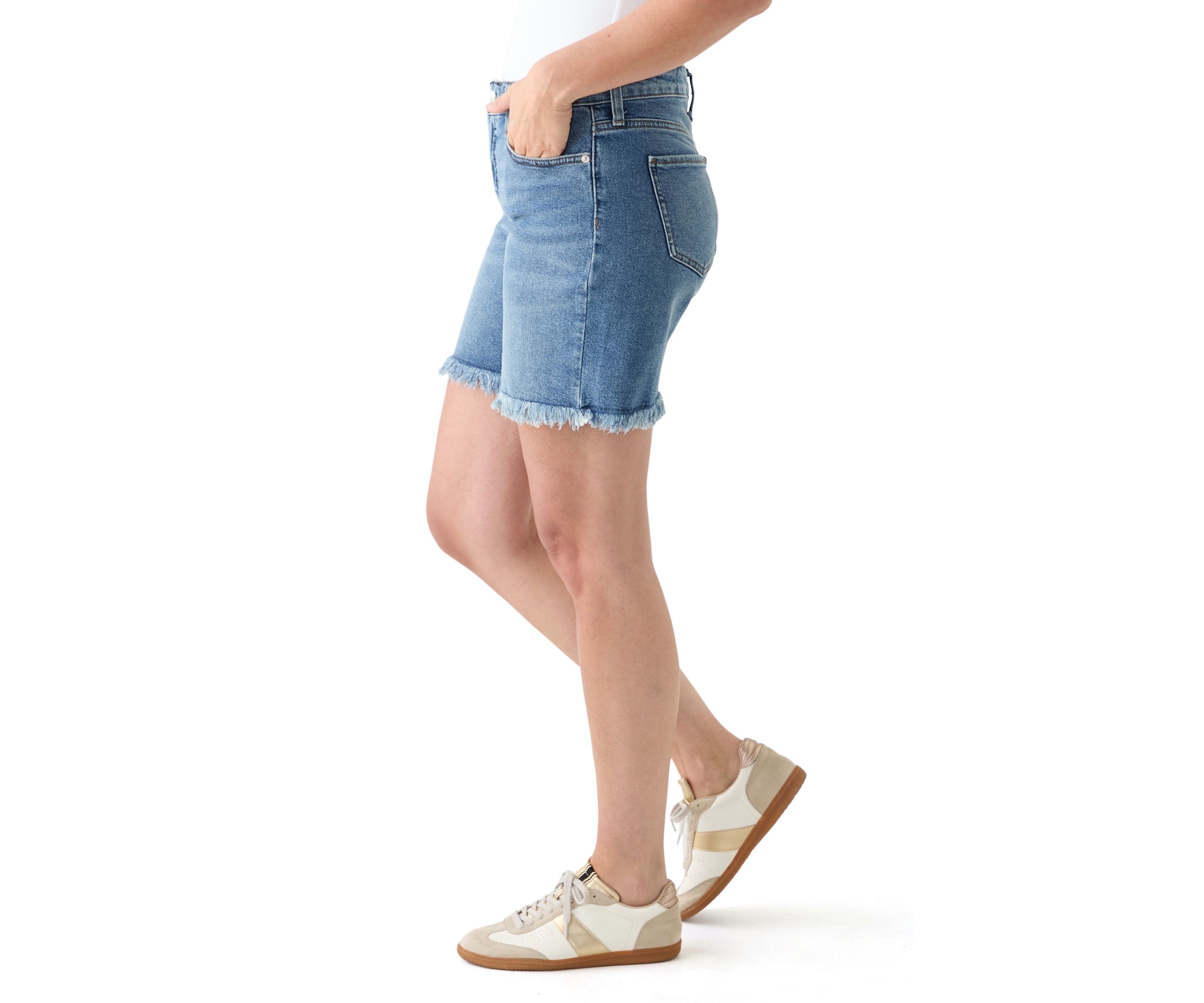 Womens Mid Rise 7" Relaxed Boyfriend Shorts