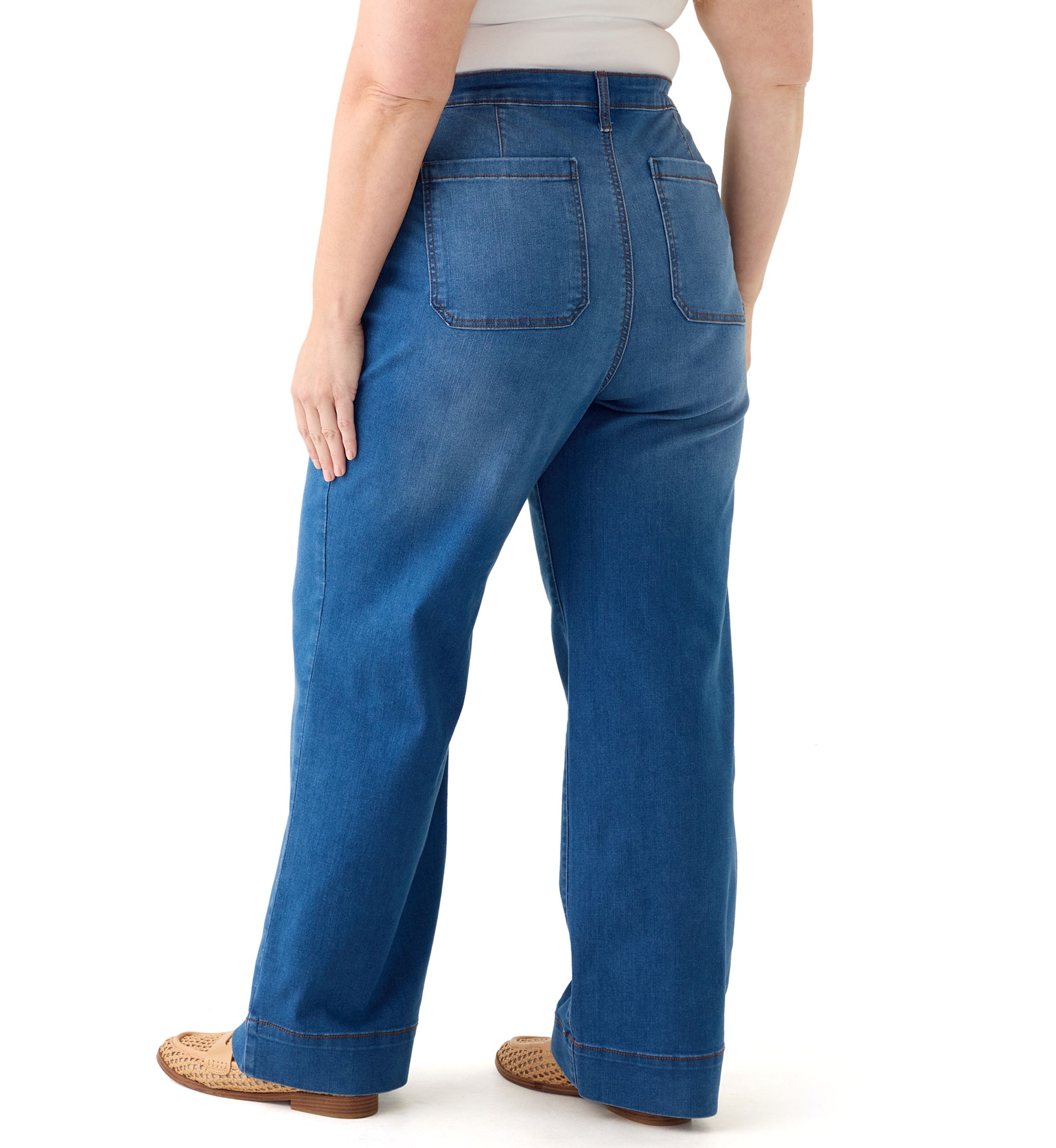 Plus Size Patch Pocket Wide Leg Jeans