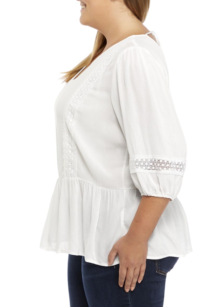 Plus Size 3/4 Sleeve Crochet Inset Top 