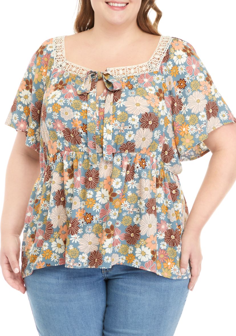 Plus Size Flutter Sleeve Floral Top 