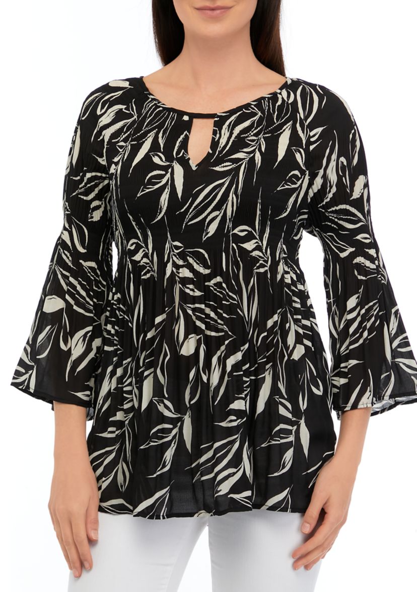 Womens 3/4 Sleeve Keyhole Pleater Top