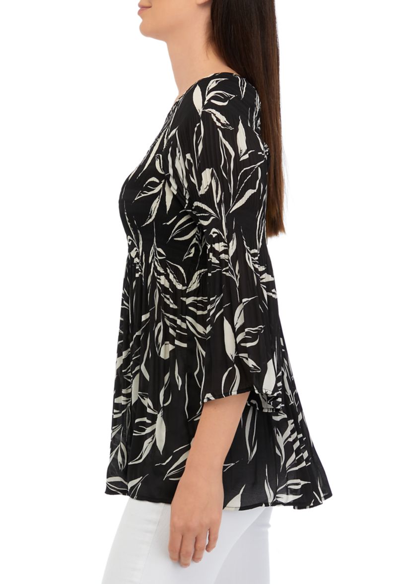 Womens 3/4 Sleeve Keyhole Pleater Top