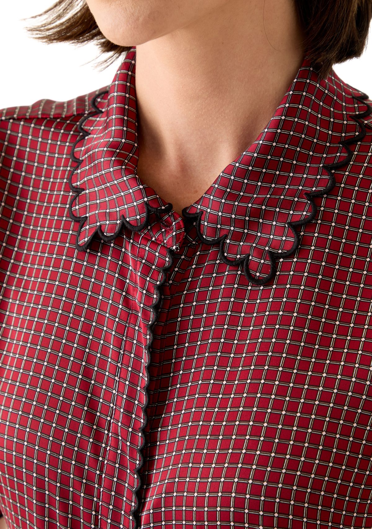 Womens Short Sleeve Geo Button Front Blouse