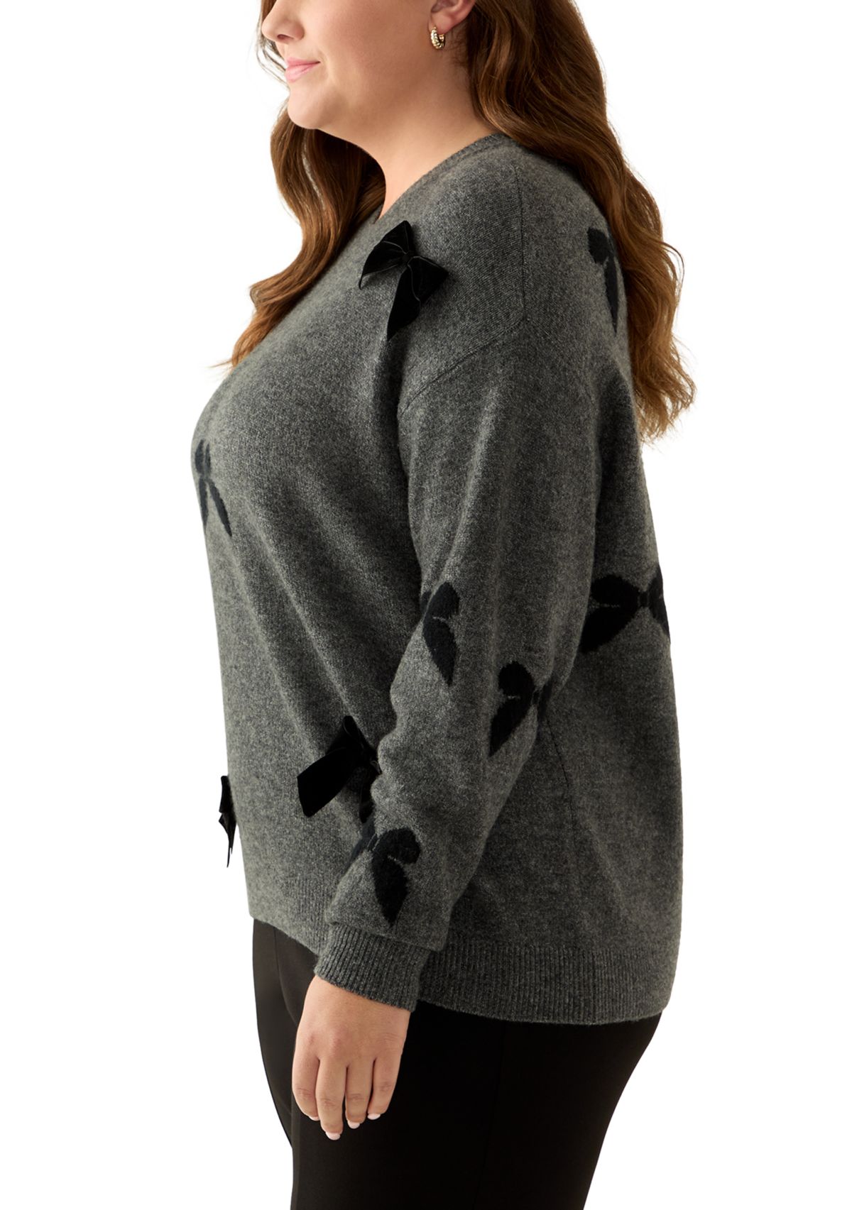 Plus Size Long Sleeve 3D Bow Applique Sweater 