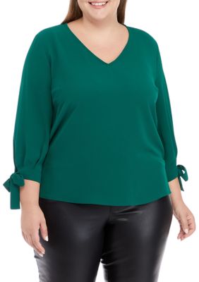 Plus 3/4 Sleeve V-Neck Blouse