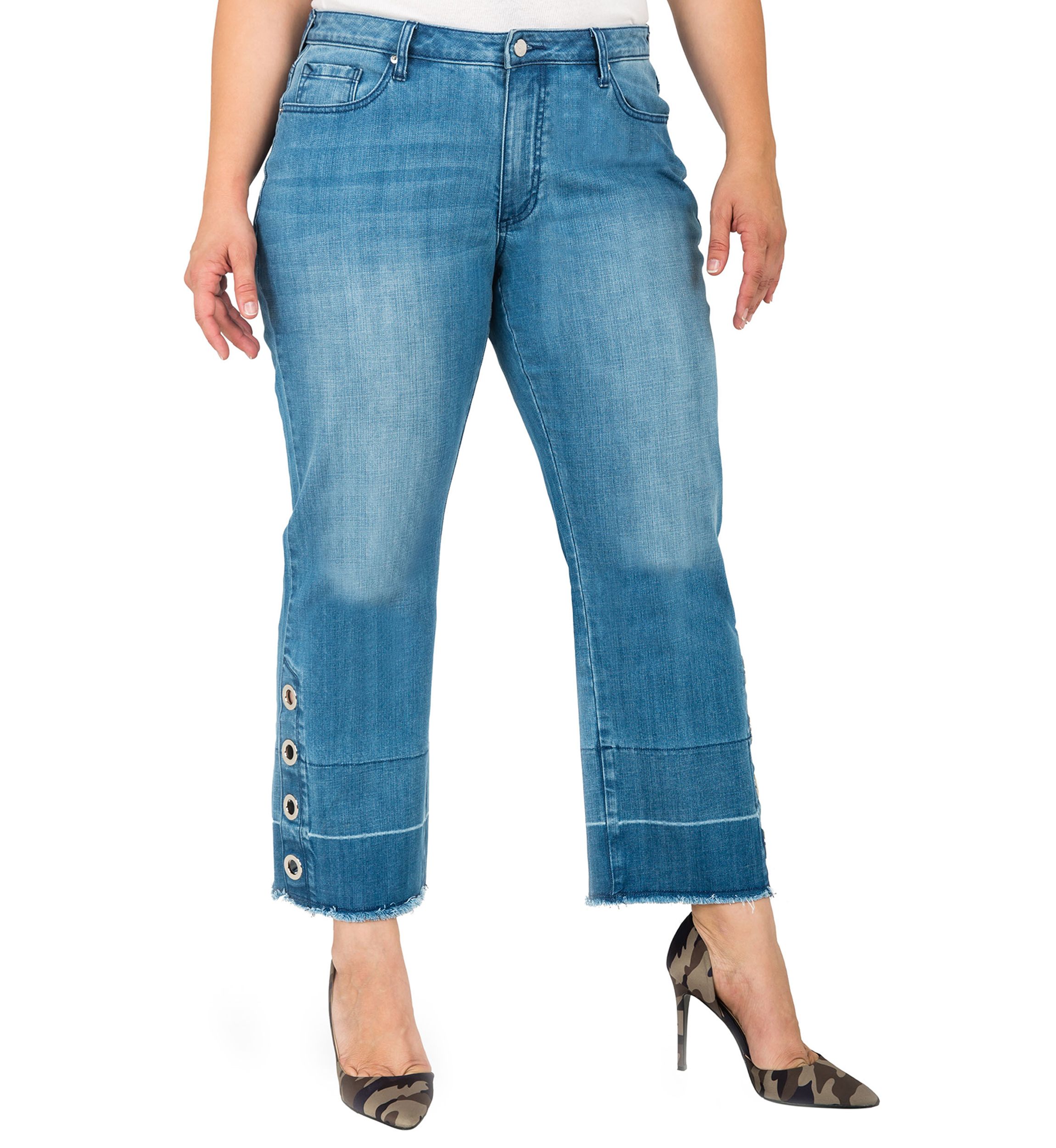 Plus Size Light Wash Crop Jeans