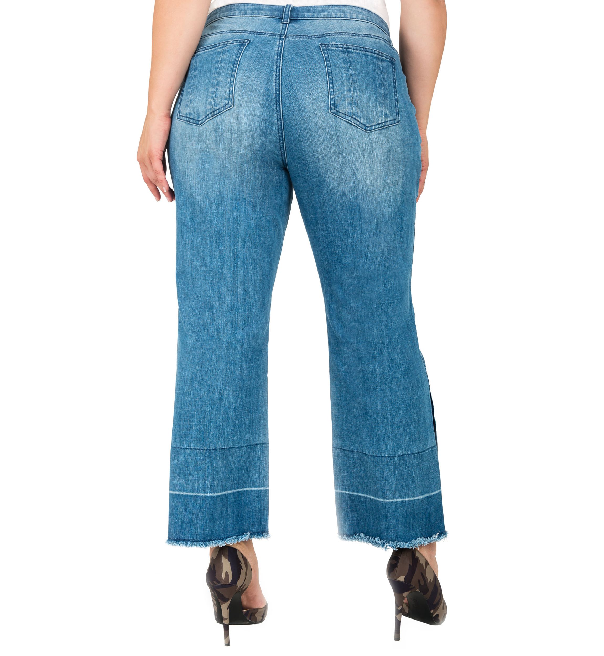 Plus Size Light Wash Crop Jeans