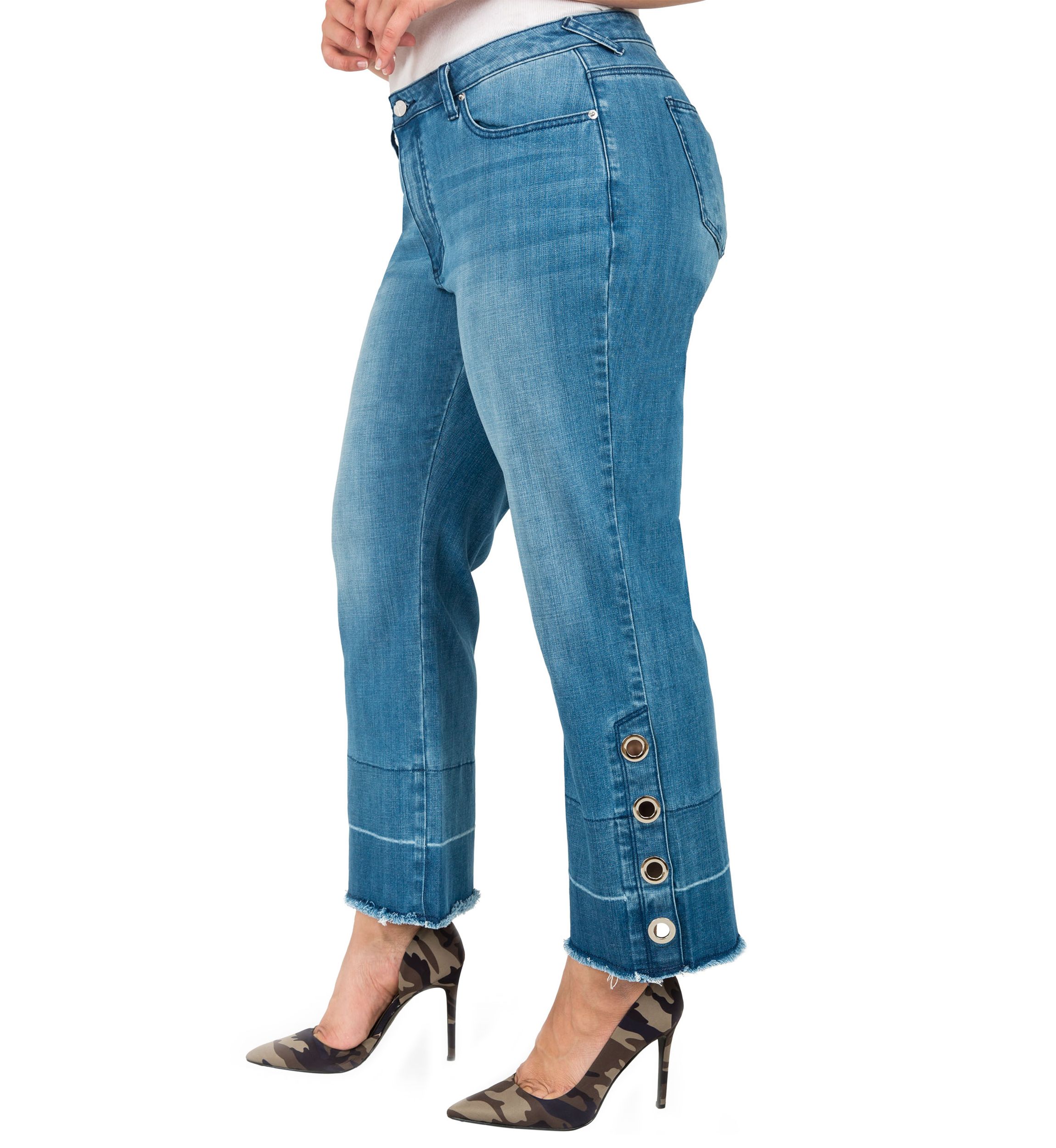 Plus Size Light Wash Crop Jeans