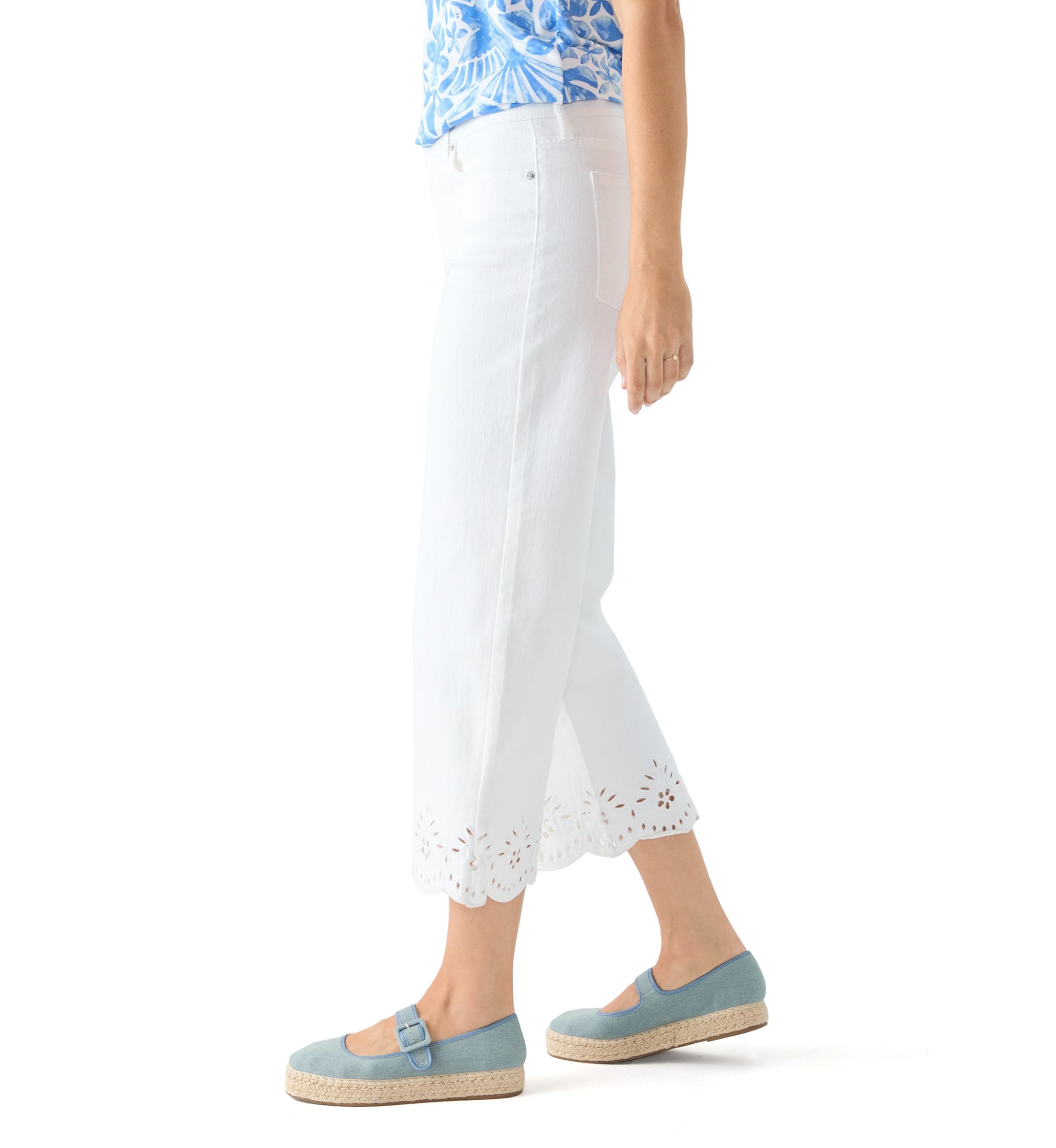 Womens Eyelet Scallop Hem Cropped Pants