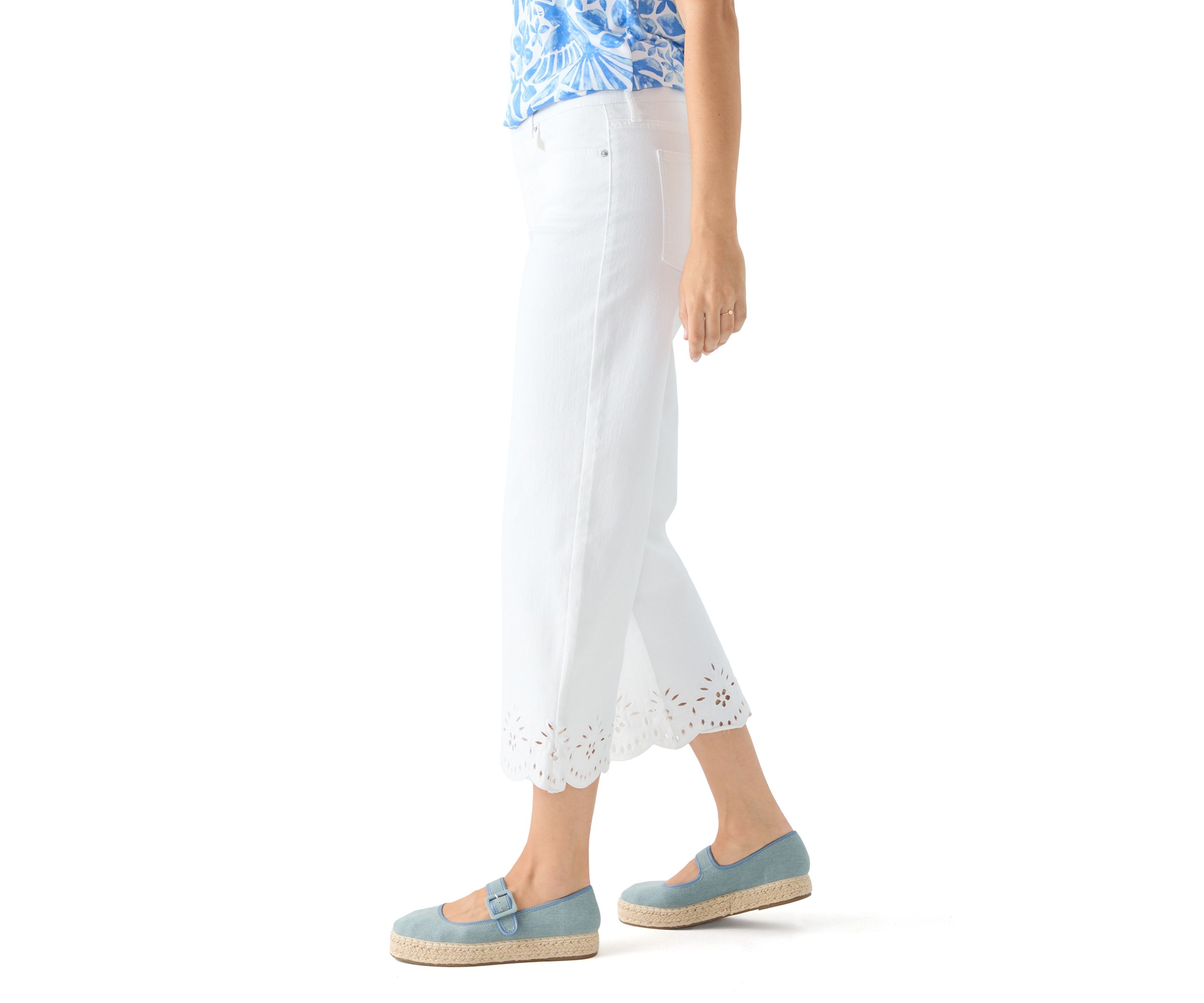 Womens Eyelet Scallop Hem Cropped Pants
