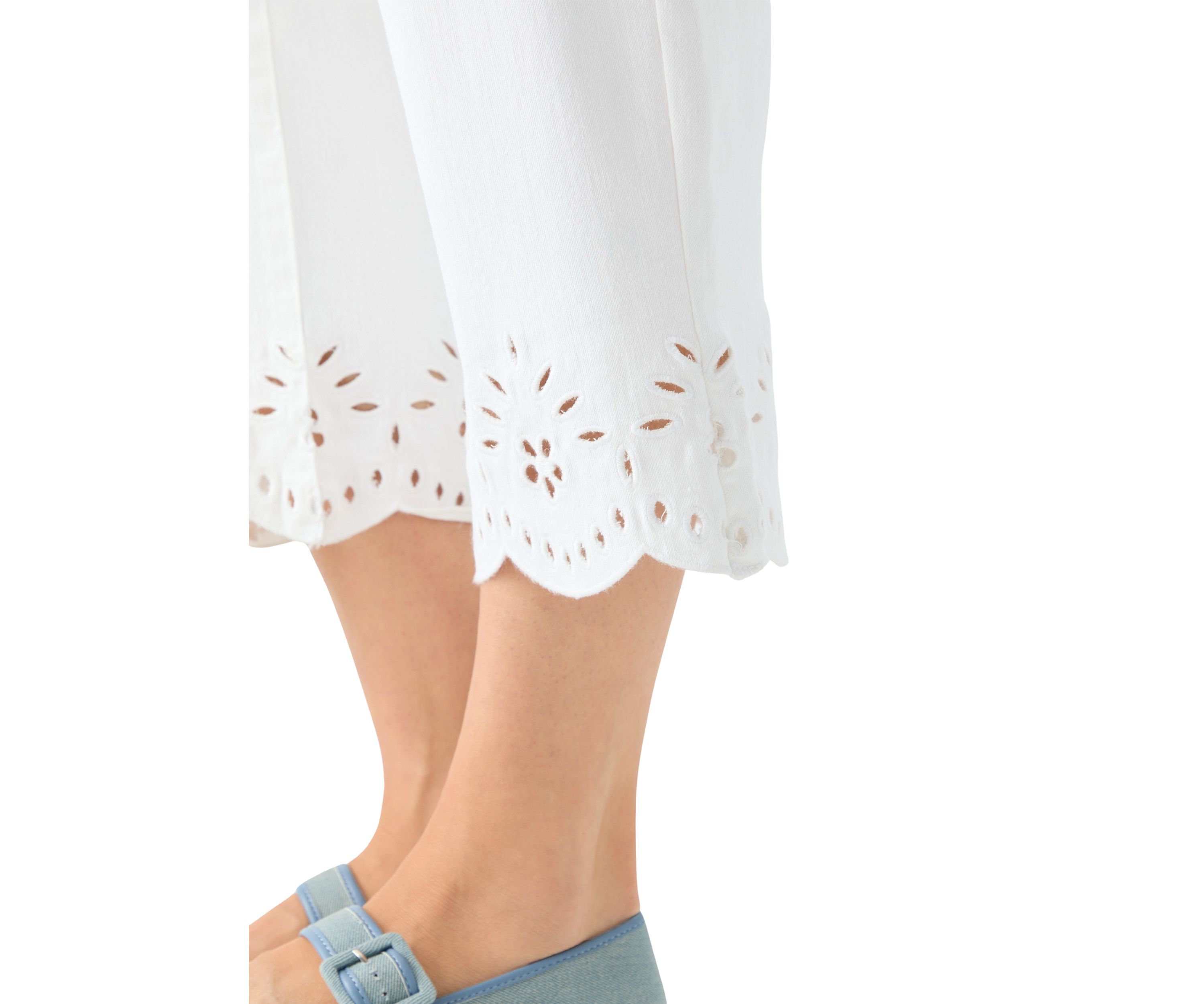 Womens Eyelet Scallop Hem Cropped Pants