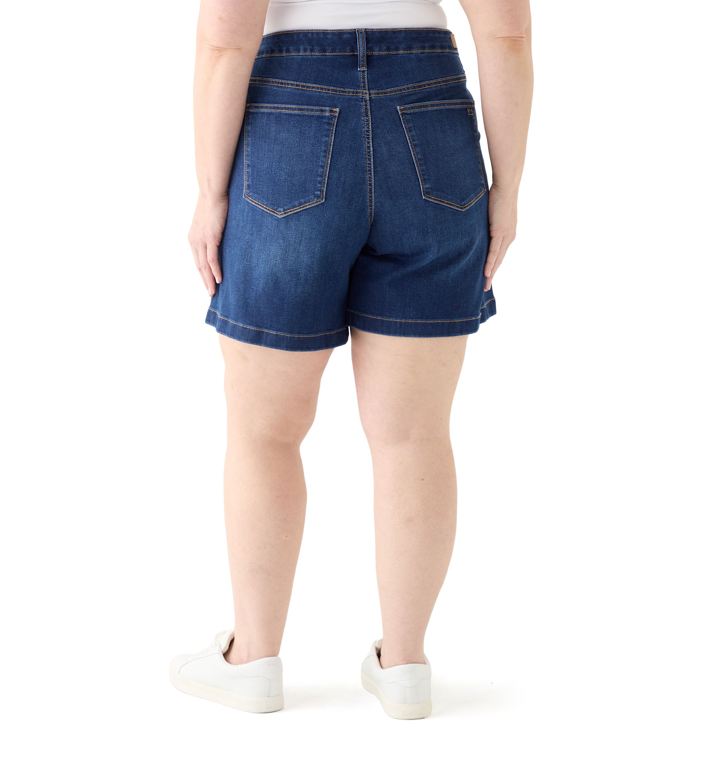 Plus Size High Rise 7" Relaxed Shorts