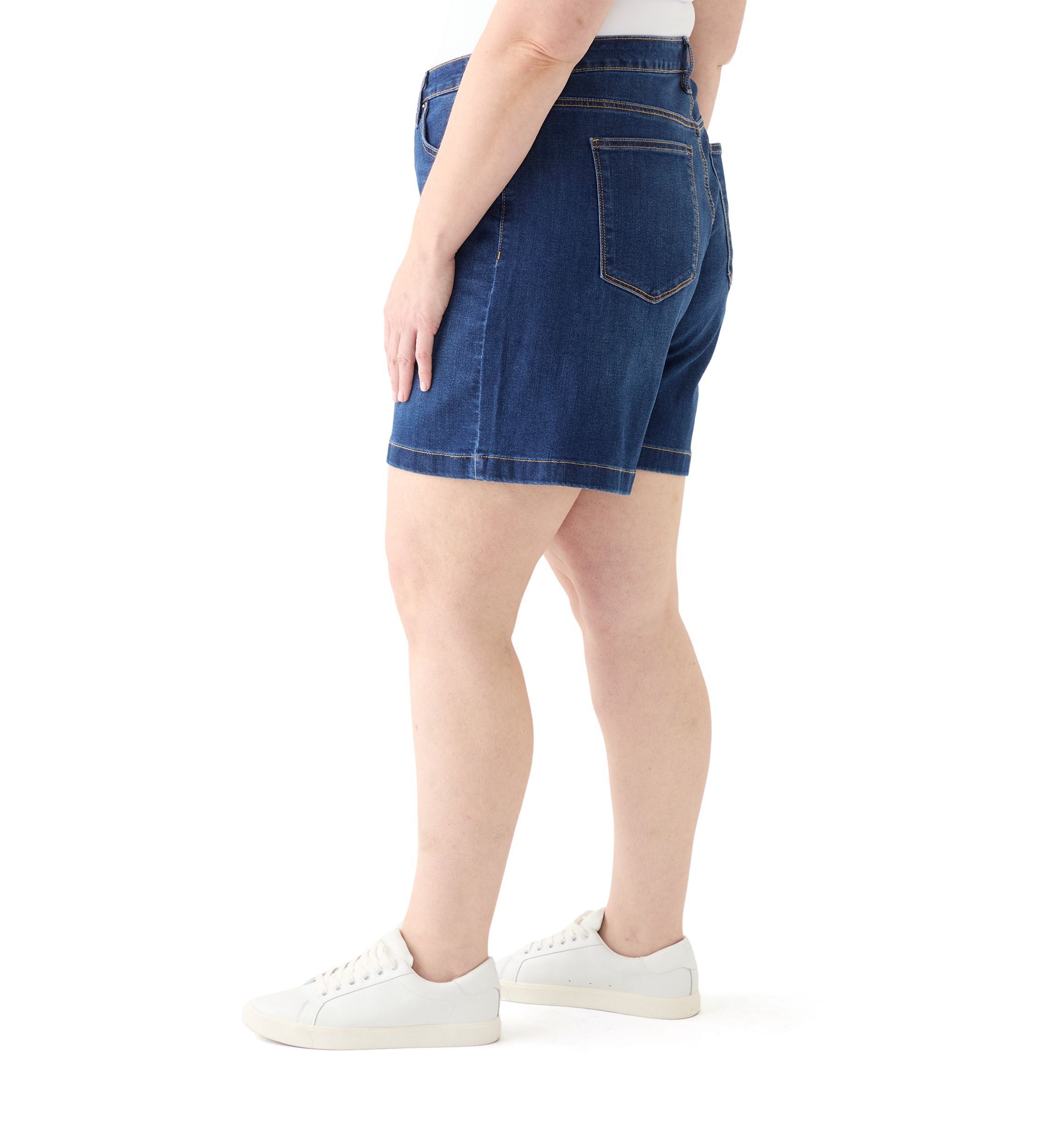 Plus Size High Rise 7" Relaxed Shorts