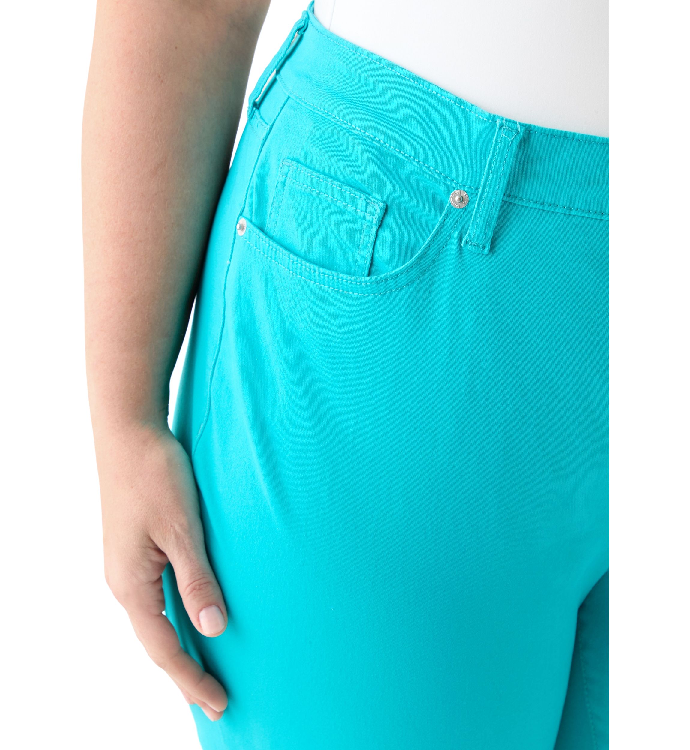 Plus Size Roll Cuff Cropped Pants