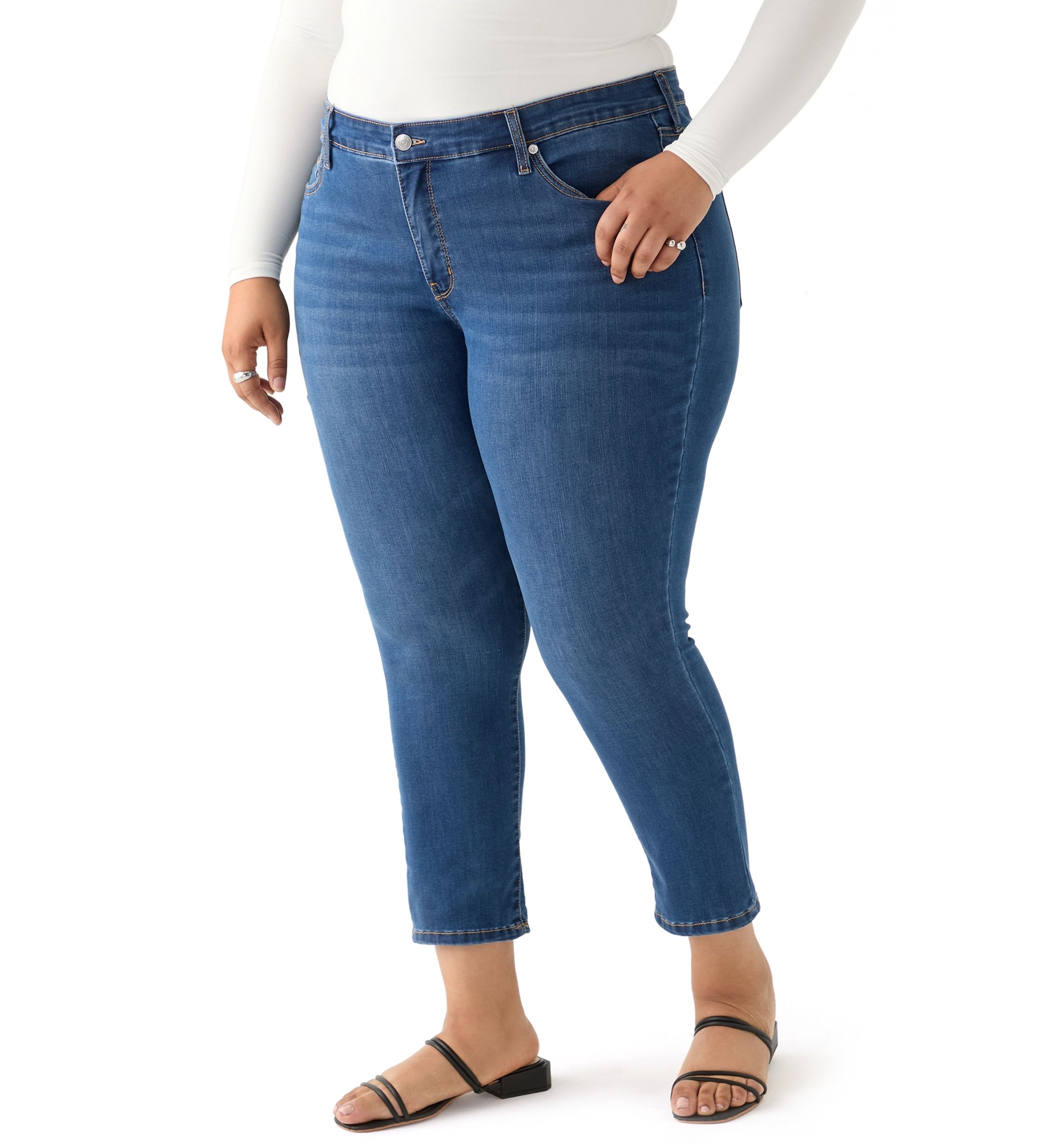 Plus Size Roll Cuff Cropped Pants