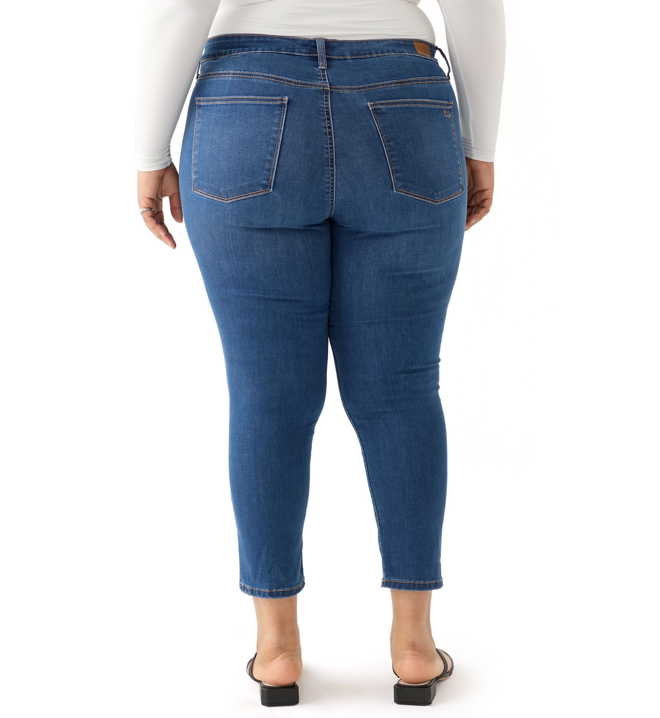 Plus Size Roll Cuff Cropped Pants