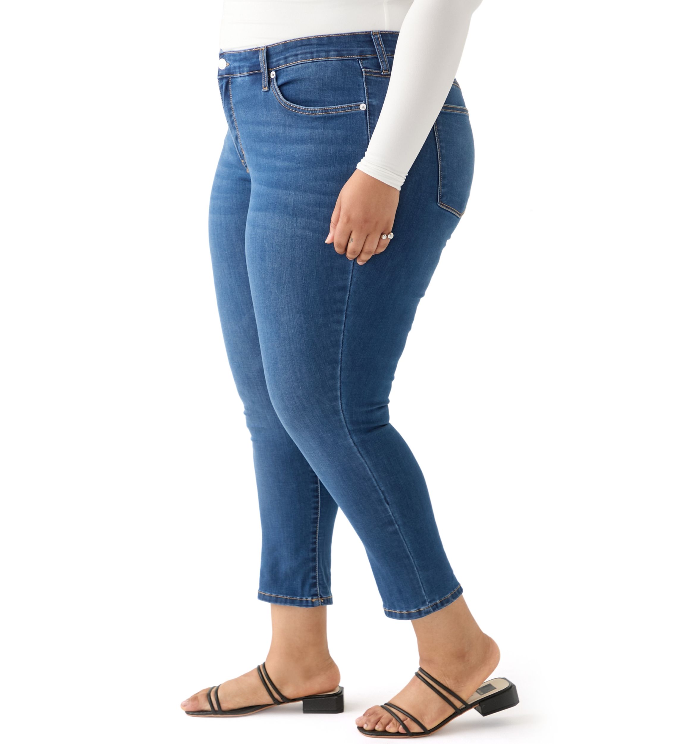 Plus Size Roll Cuff Cropped Pants