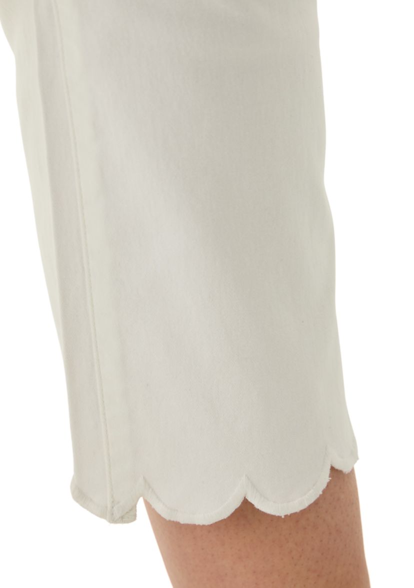 Plus Size Scallop Kick Flare Jeans