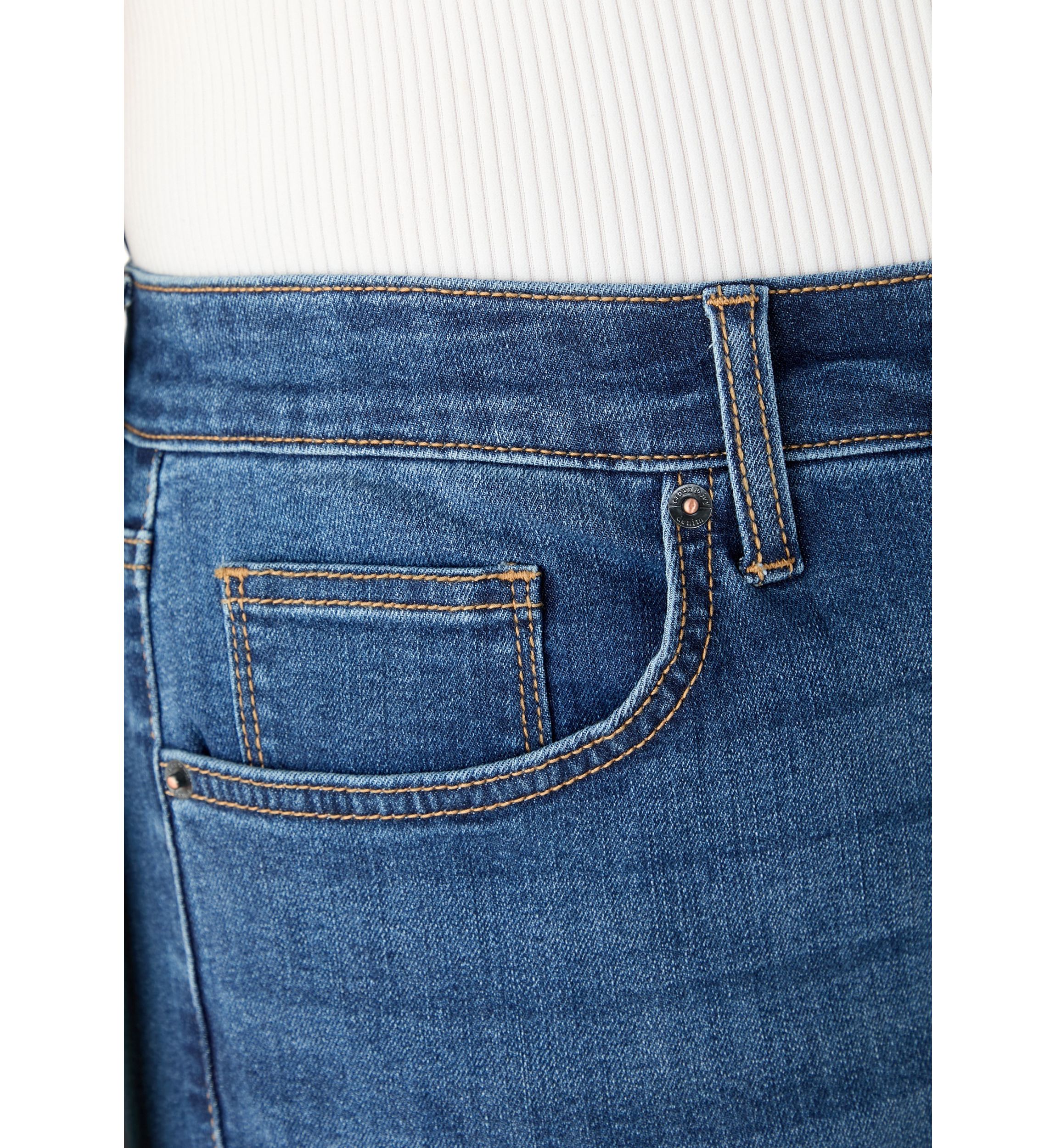 Plus Size Scallop Kick Flare Jeans