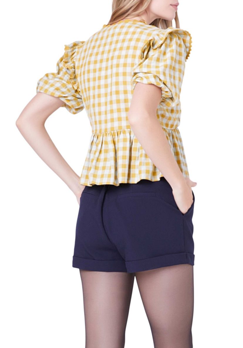 Gingham blouse with puff sleeves