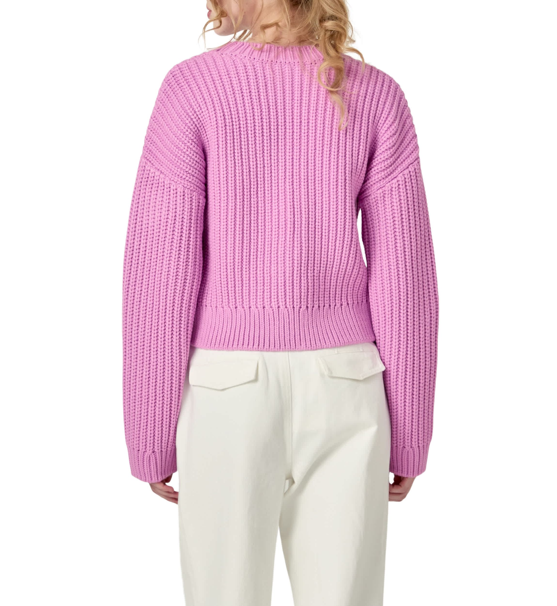 FLOWER EMBROIDERY KNIT TOP