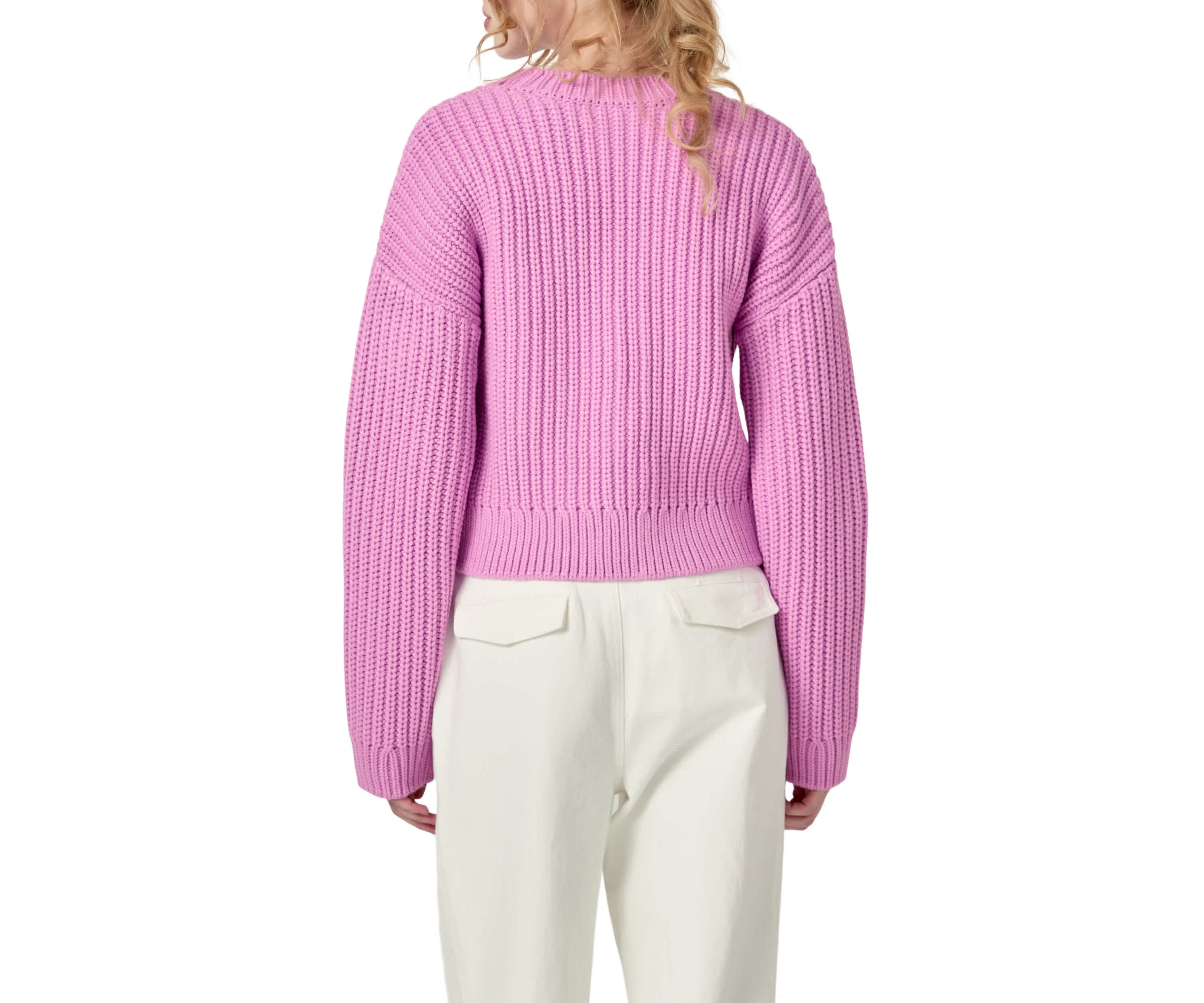 FLOWER EMBROIDERY KNIT TOP