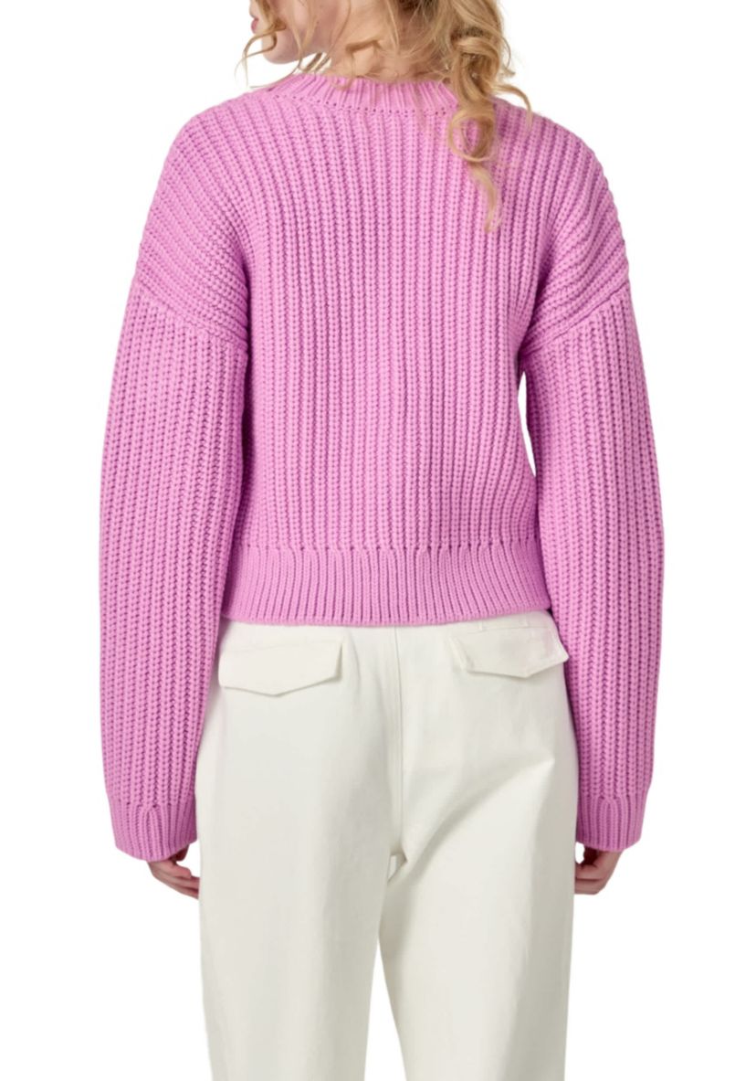 FLOWER EMBROIDERY KNIT TOP