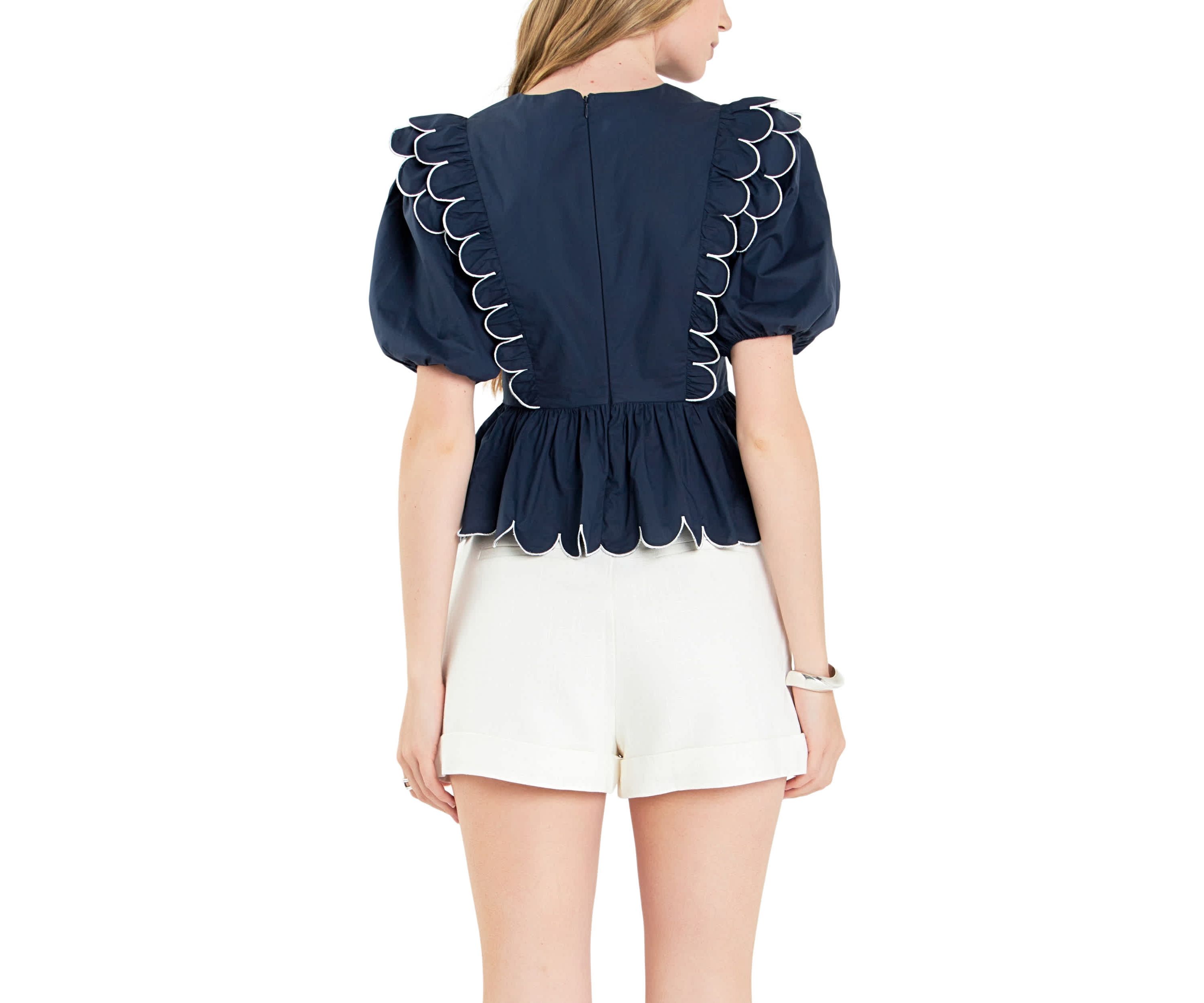 Contrast Scallop Edge Top