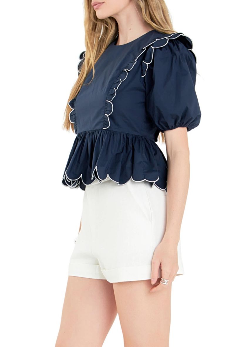 Contrast Scallop Edge Top