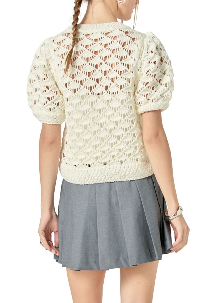 SCALLOP PUFF SLEEVE KNIT TOP