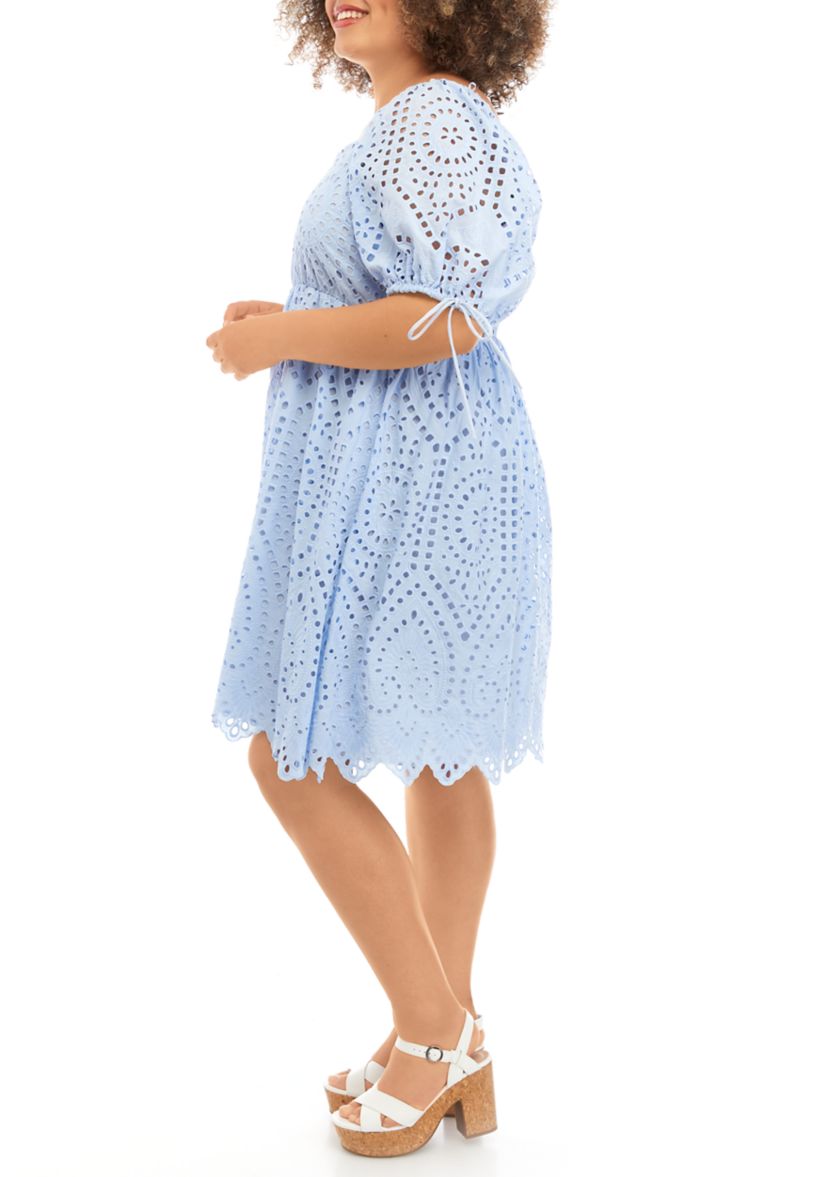 Plus Size Short Sleeve Eyelet Scallop Edge Mini Dress 