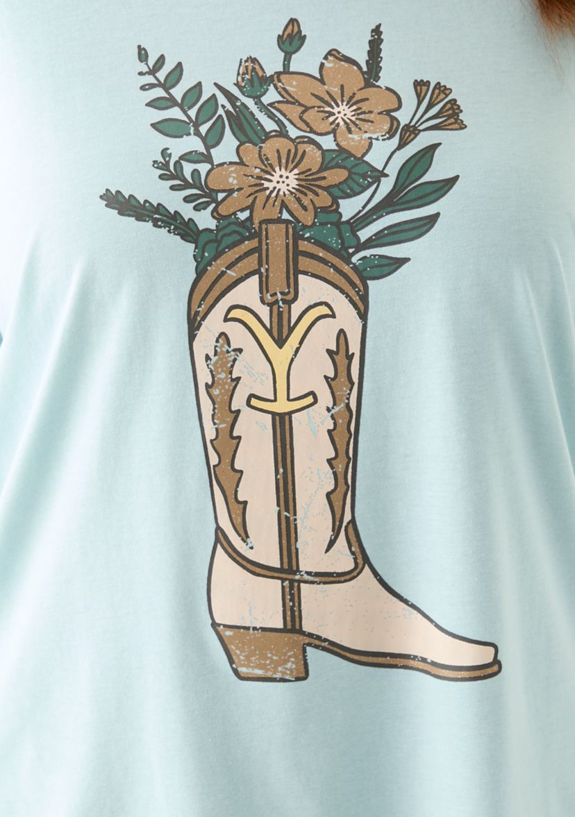 Plus Size Flower Boot Graphic T-Shirt 
