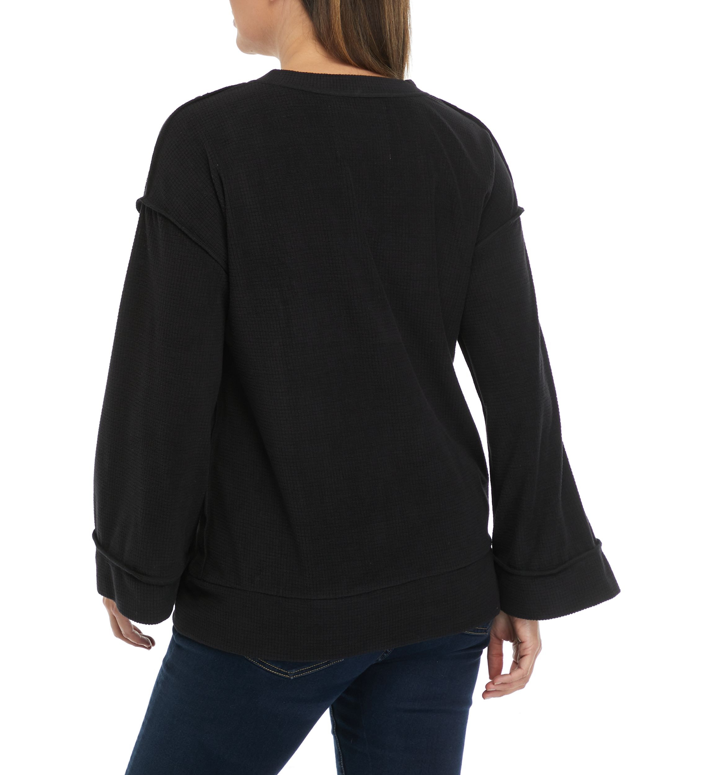 Womens Long Sleeve V-Neck Textured Top