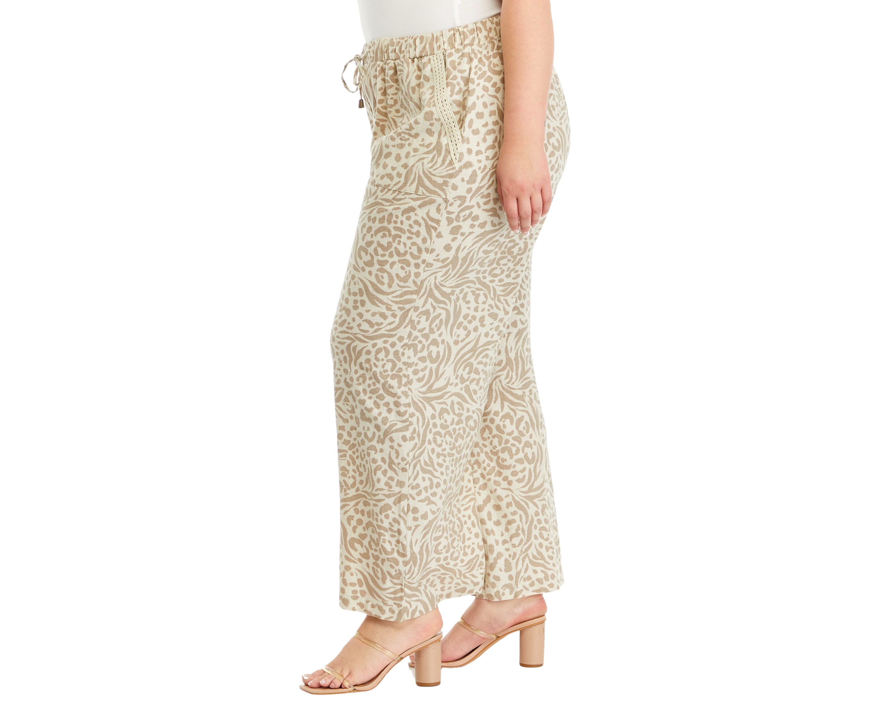 Plus Size Cropped Crochet Printed Pants