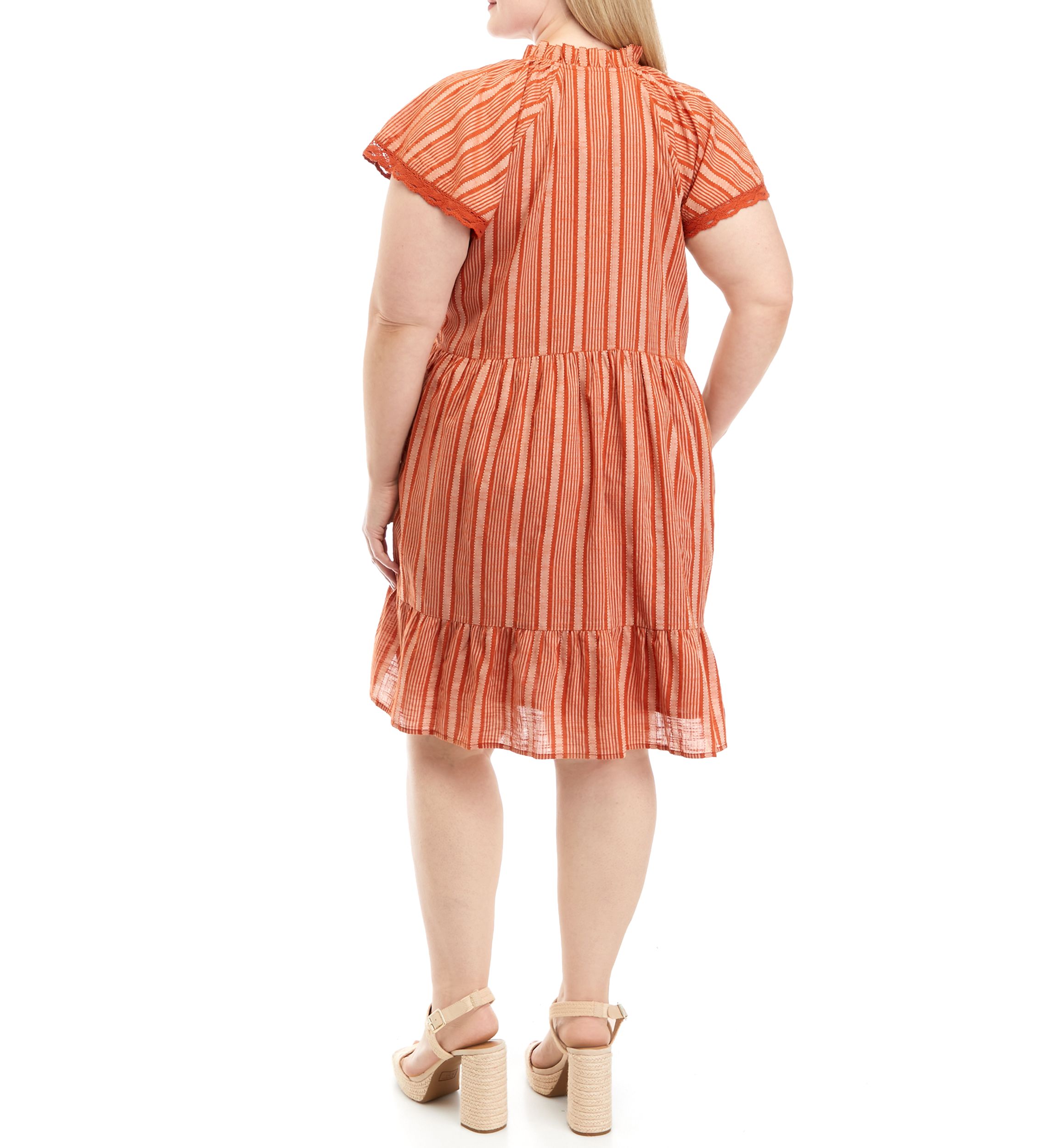 Plus Size Short Sleeve Split Neck Tiered Dress