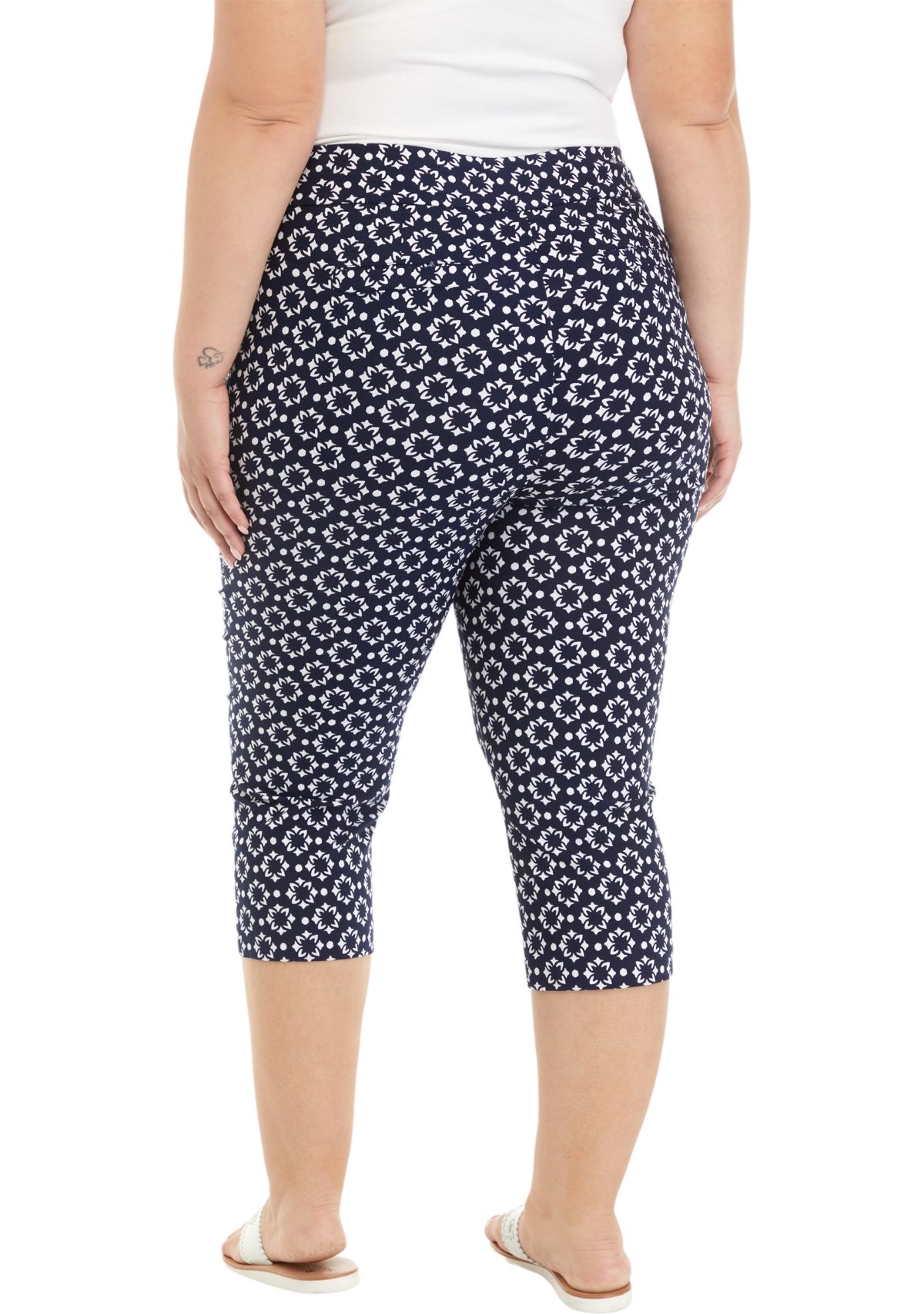 Plus Size Printed Capri Pants