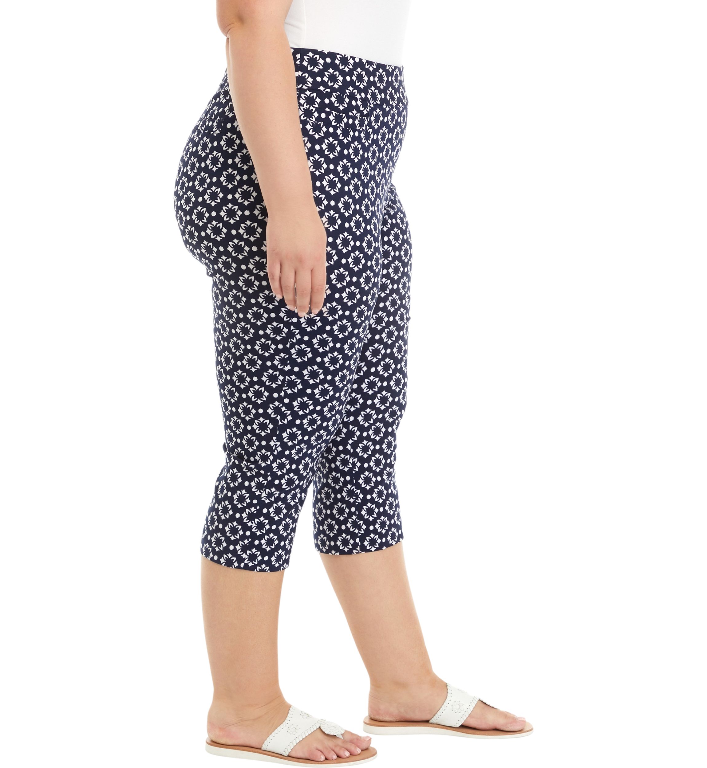 Plus Size Printed Capri Pants