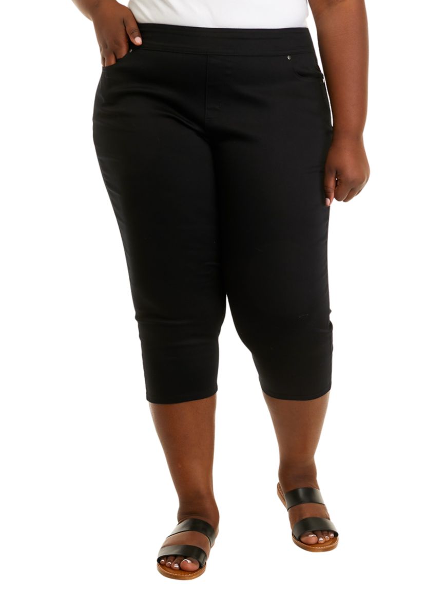 Plus Size Cotton Solid Capri Pants