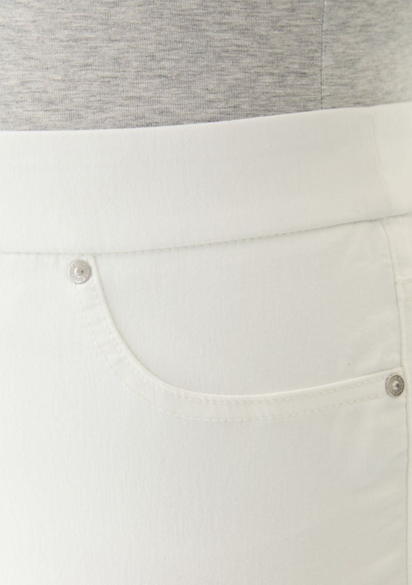 Plus Size Knit Denim Capri Pants