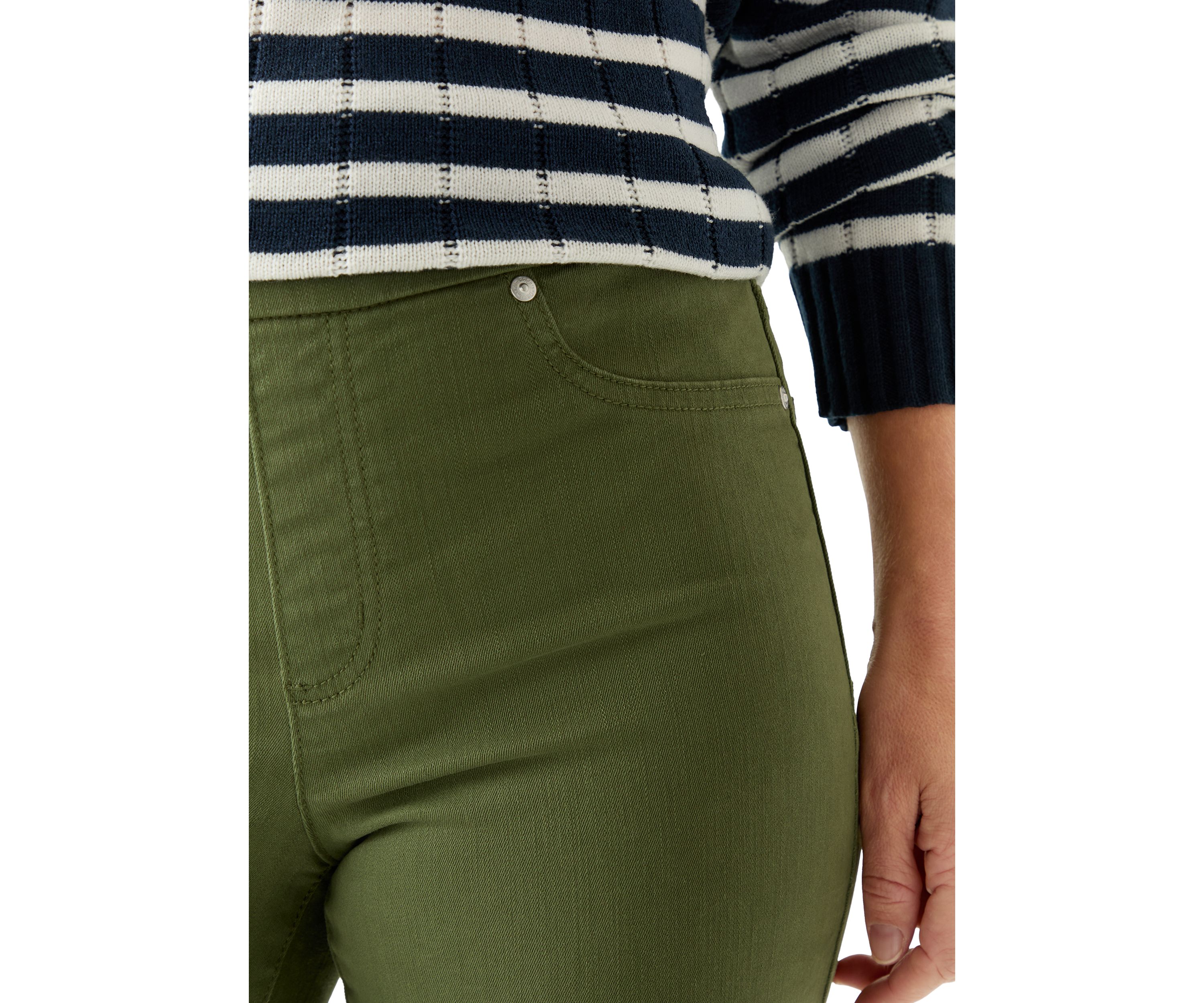  Womens Pull On Straight Leg Jeans 