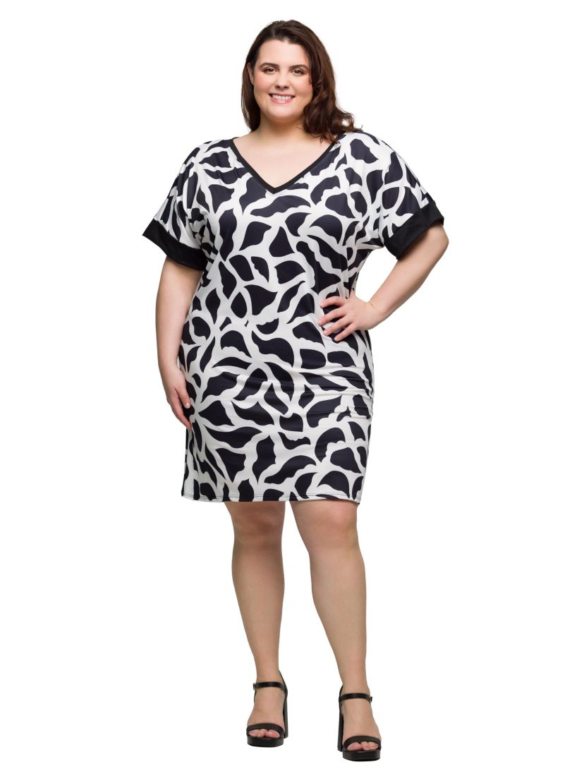 Plus Size Black and White Short Sleeve Knee Length T Shirt Dress