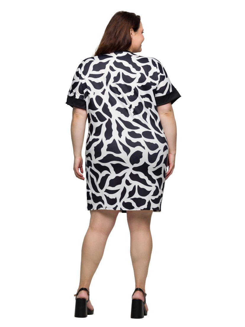 Plus Size Black and White Short Sleeve Knee Length T Shirt Dress