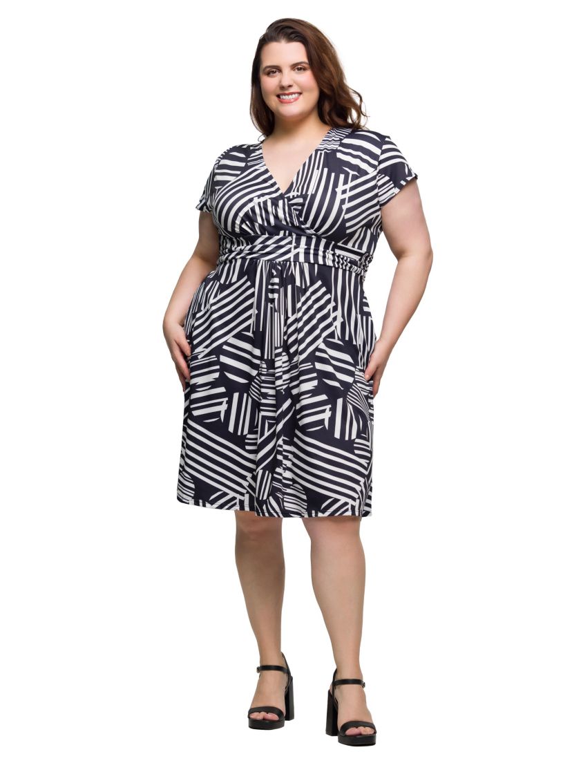 Plus Size Cap Sleeve Black and White V Neck Knee Length Pocket Dress