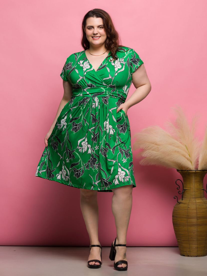 Plus Size Cap Sleeve Green Floral V Neck Knee Length Pocket Dress