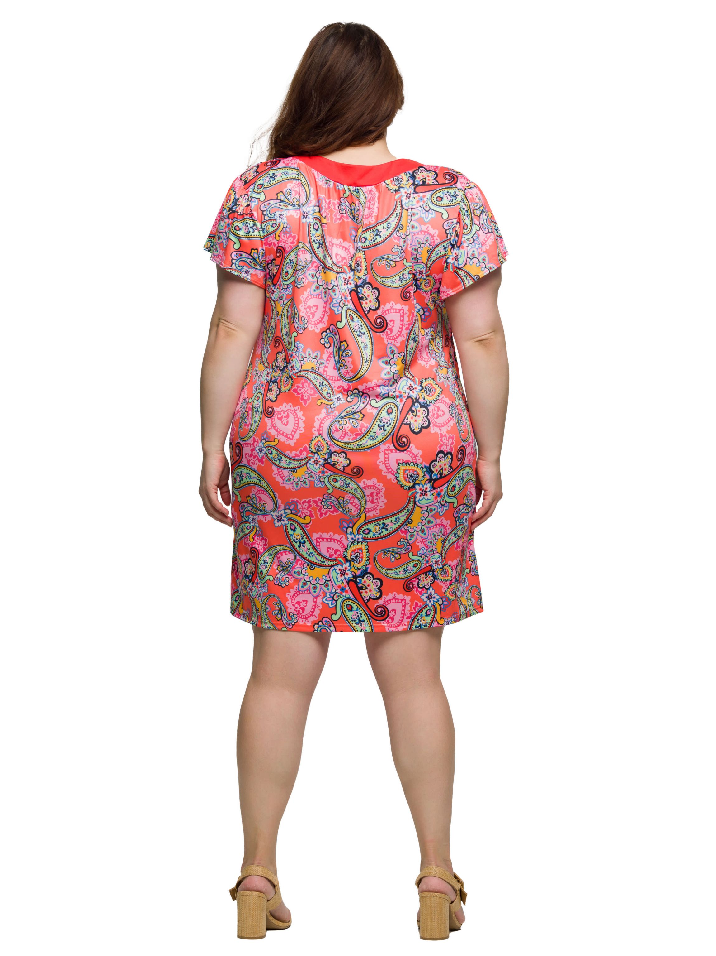 Plus Size Pink Paisley Short Sleeve Scoop Neck Mini Dress
