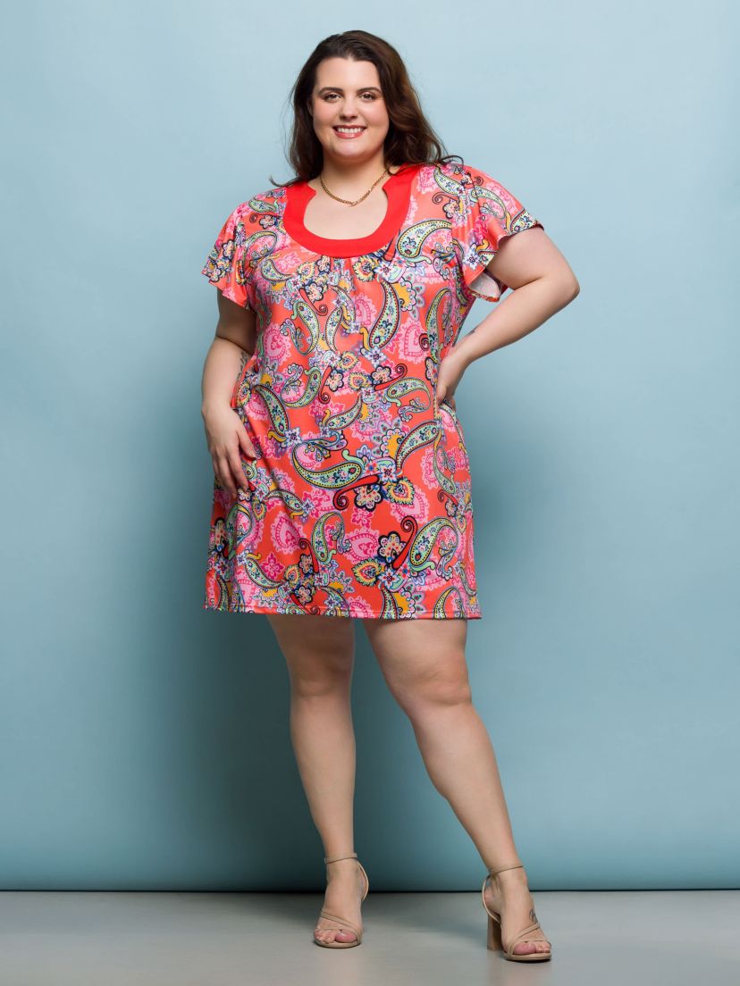 Plus Size Pink Paisley Short Sleeve Scoop Neck Mini Dress